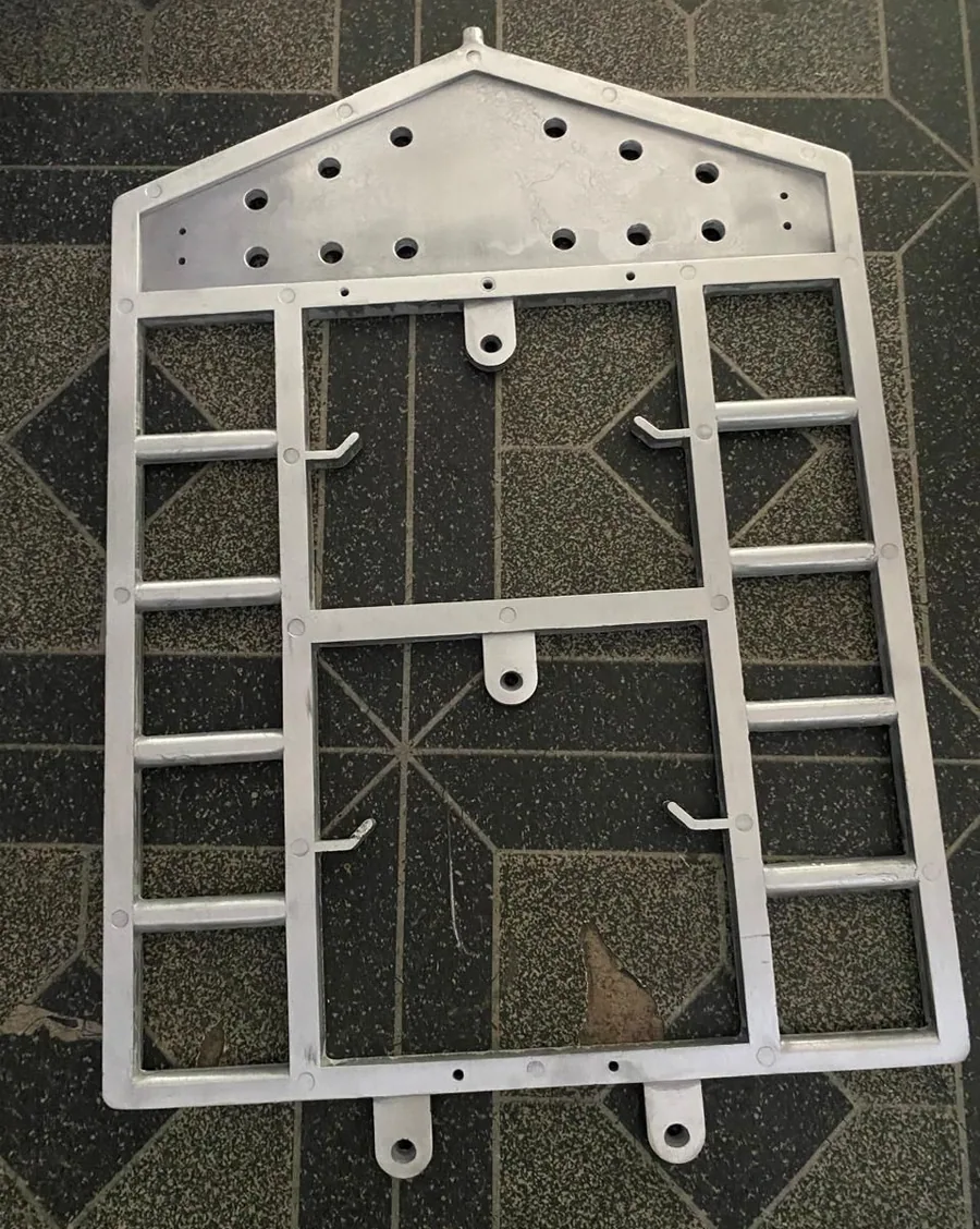 Finished aluminum hanger panel with its hooks and bars